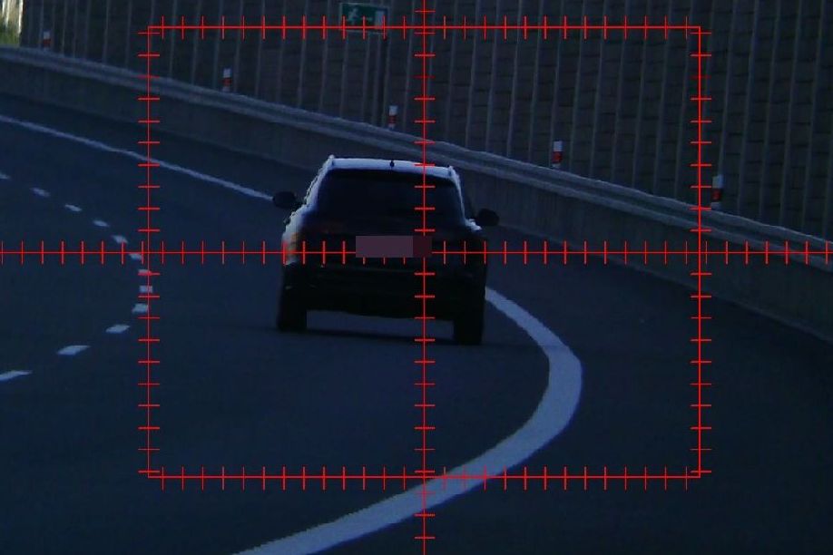 Auto se řítilo po D35 rychlostí 236 km/h