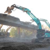 Demolice mostu na dálnici D4 u Jíloviště