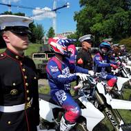 Program před zápasy obstarali motorkáři. 