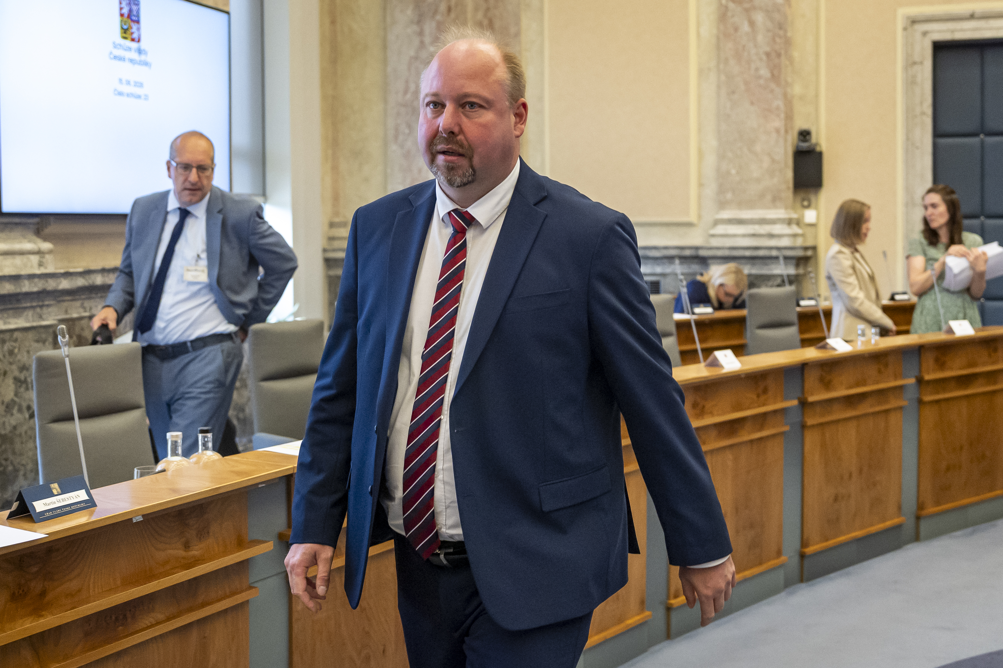 Tejc podal kárnou žalobu na soudkyni kvůli vydání dívky, již pak zavraždil otec
