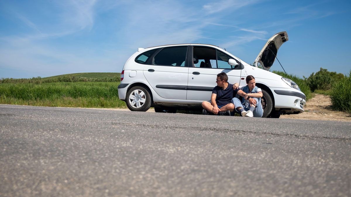 Před cestou do ciziny nekontroluje stav auta 43 procent Čechů