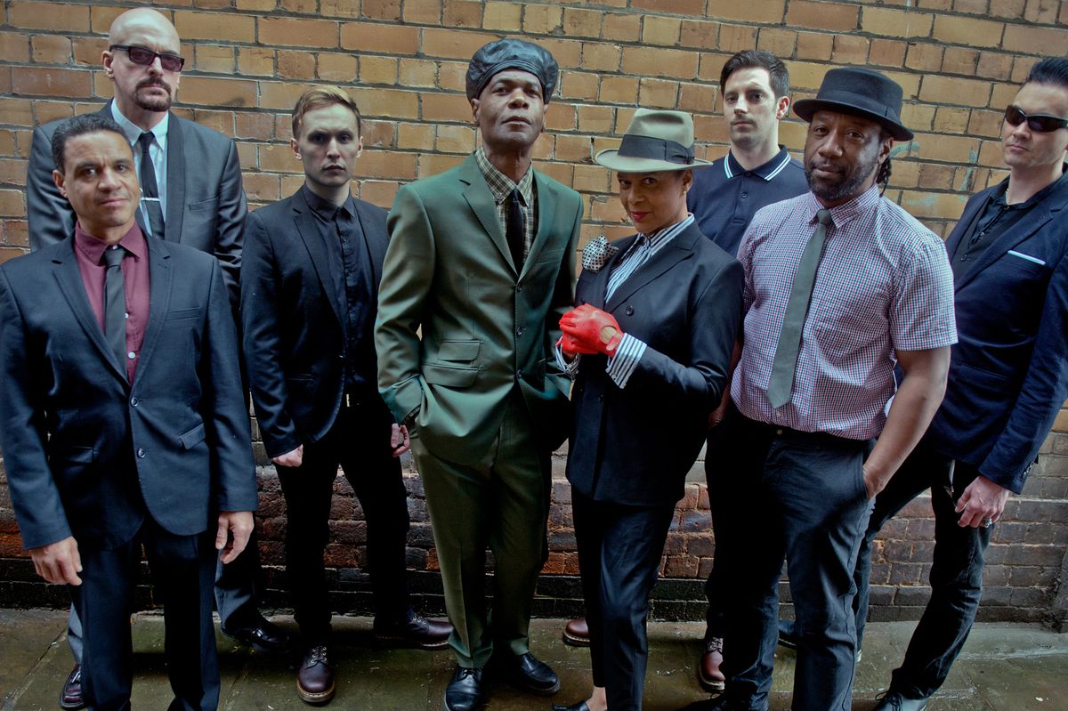 Skládat písně sjetá není dobré, říká Pauline Black ze slavné kapely The Selecter
