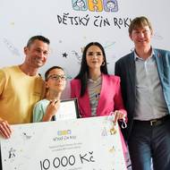 Udílení cen Dětský čin roku. Na snímku Záchrana lidského života Karolína Kunová a Viktor Kuna přebírají cenu pro svého bratra  Vaška a patron Jiří Ježek