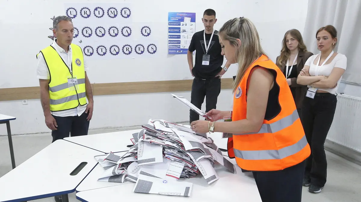 V kosovských parlamentních volbách jasně vyhrála vládnoucí L