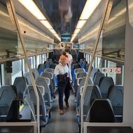 Pohled do interiéru modernizovaného bateriového vlaku RegioPanter.
