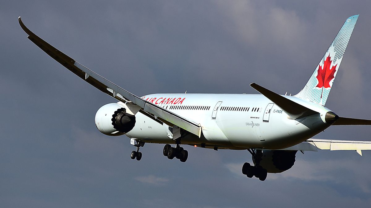 Pilot Air Canada létal 16 let s falešným osvědčením