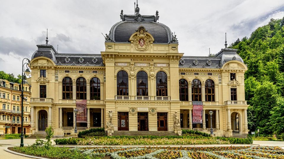 Historickou atmosféru Císařských lázní netvoří jen štuky a fresky. Svou roli hrají také radiátory