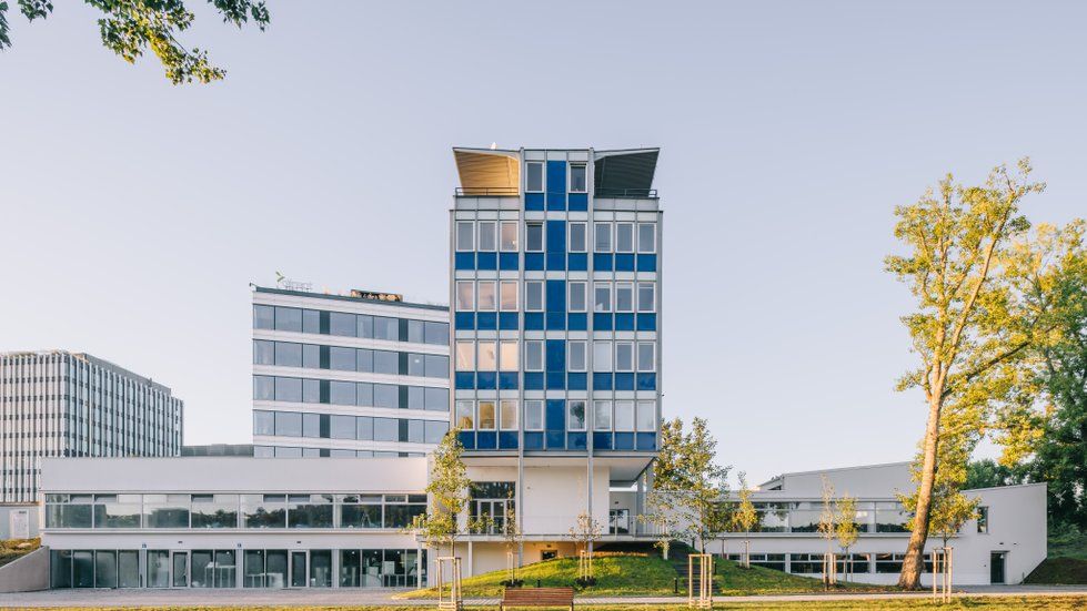 Panelárna si po rekonstrukci zachovává své retro půvaby, ale slouží i nové funkci