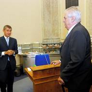 Prezident se 9. září 2015 zúčastnil jednání vlády o rozpočtu. Na snímku s ministrem financí Andrejem Babišem.