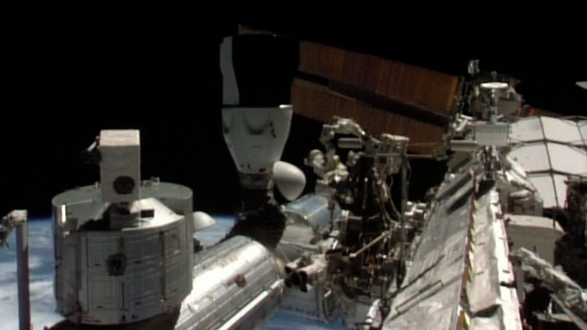 Astronauti dostali pokyn k evakuaci ISS, Rusové řešili únik vzduchu