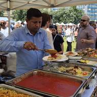 Festival ambasád v Praze na Vítězném náměstí, speciality Kuvajtu