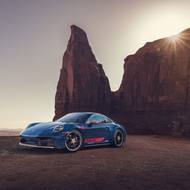 Třetí vůz, Porsche 911 Carrera T, je inspirován postavou šerifa Woodyho.