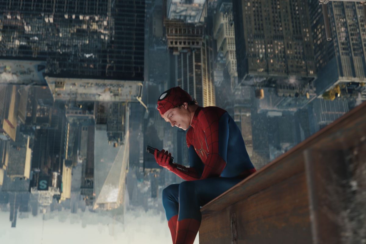 RECENZE: Ze Spider-Mana je osamělý workoholik, ale i tak je s ním zábava