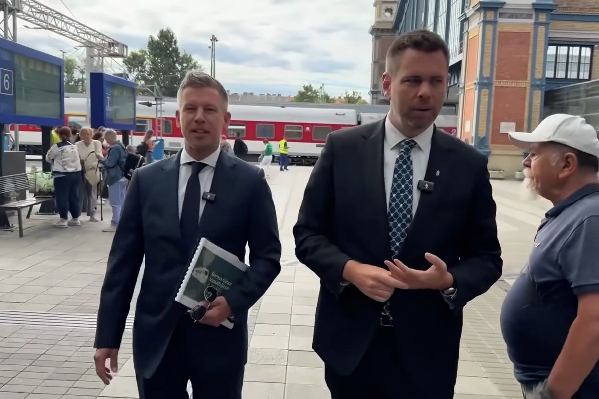 Kolemjdoucí plivl na premiéra Magyara