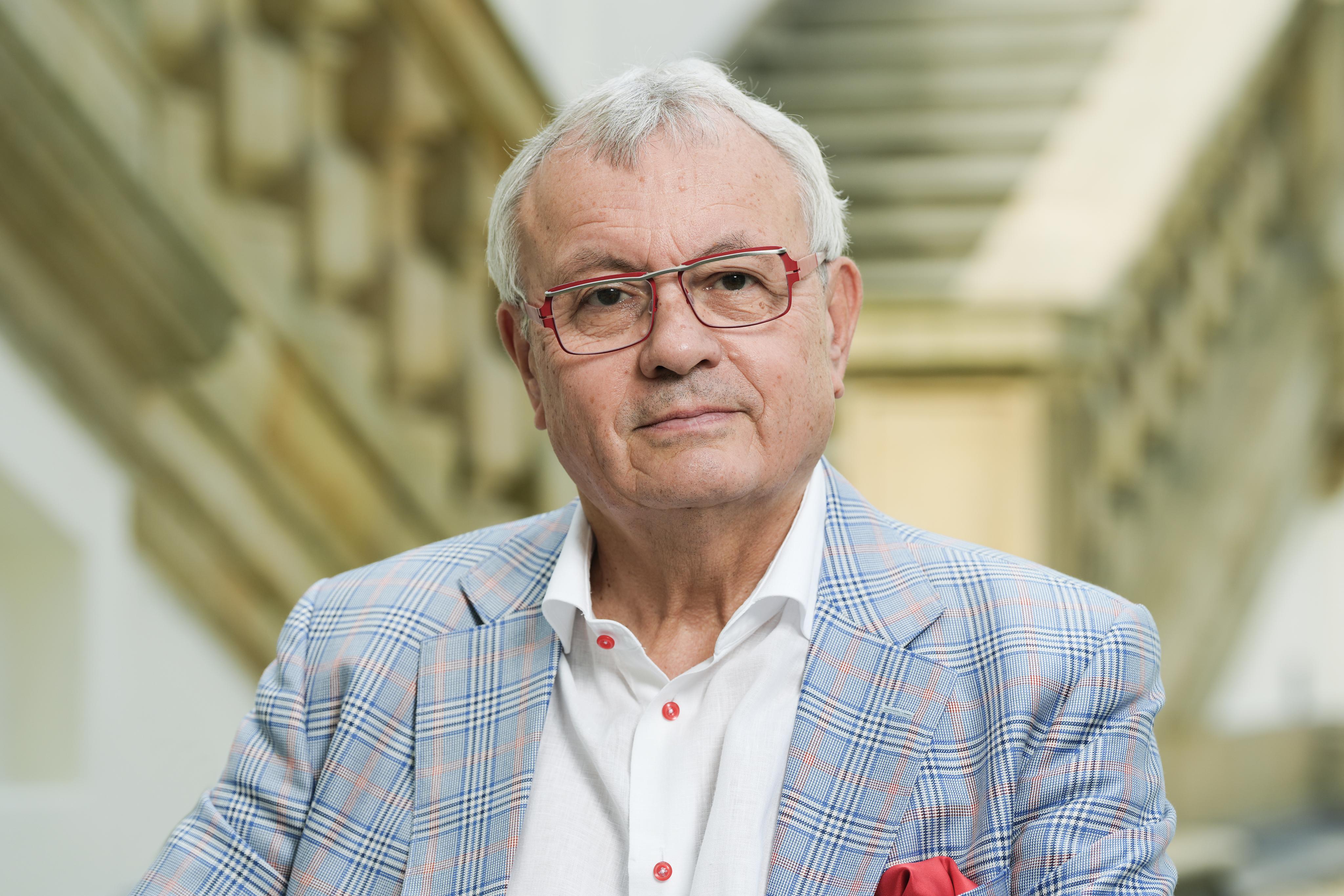 Evropa slábne, na světovou špičku se už nevrátí, říká exministr Dlouhý