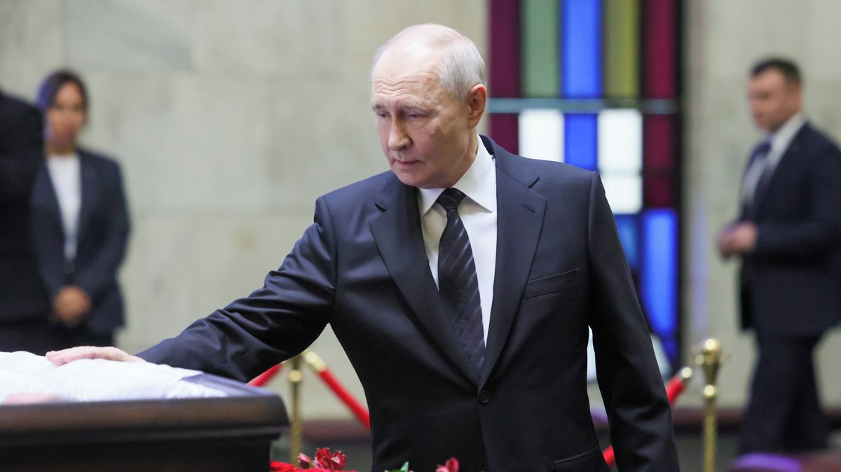 Putin je na dně. Je čas ho dorazit, píší v Británii