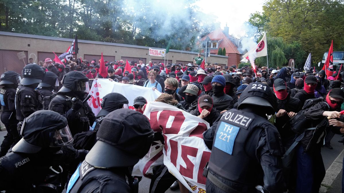 V Německém Erfurtu to vře kvůli sjezdu AfD. Ve městě jsou desetitisíce protestujících