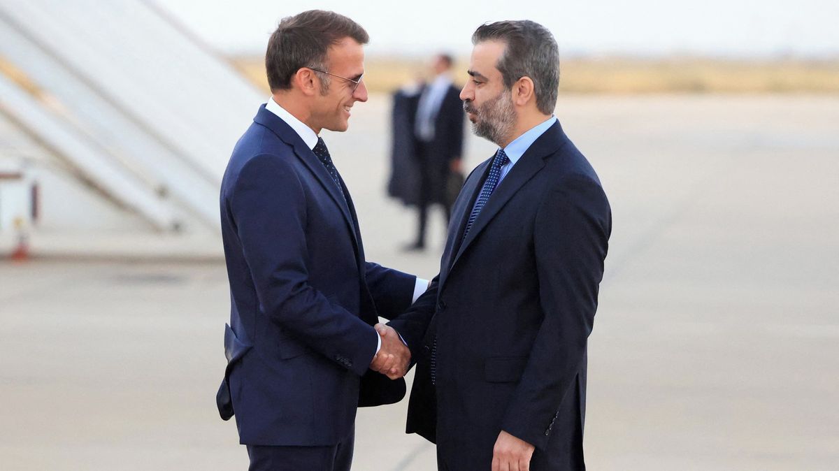 Macron přiletěl do Damašku, chce rozmanitou Sýrii