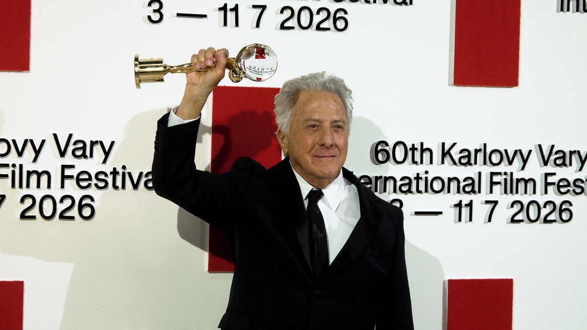 Dustin Hoffman uvádí ve Velkém sále hotelu Thermal Absolventa