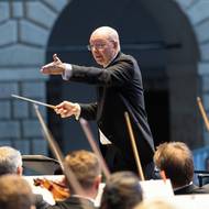 Janáčkovu filharmonii Ostrava řídil dirigent J. David Jackson.
