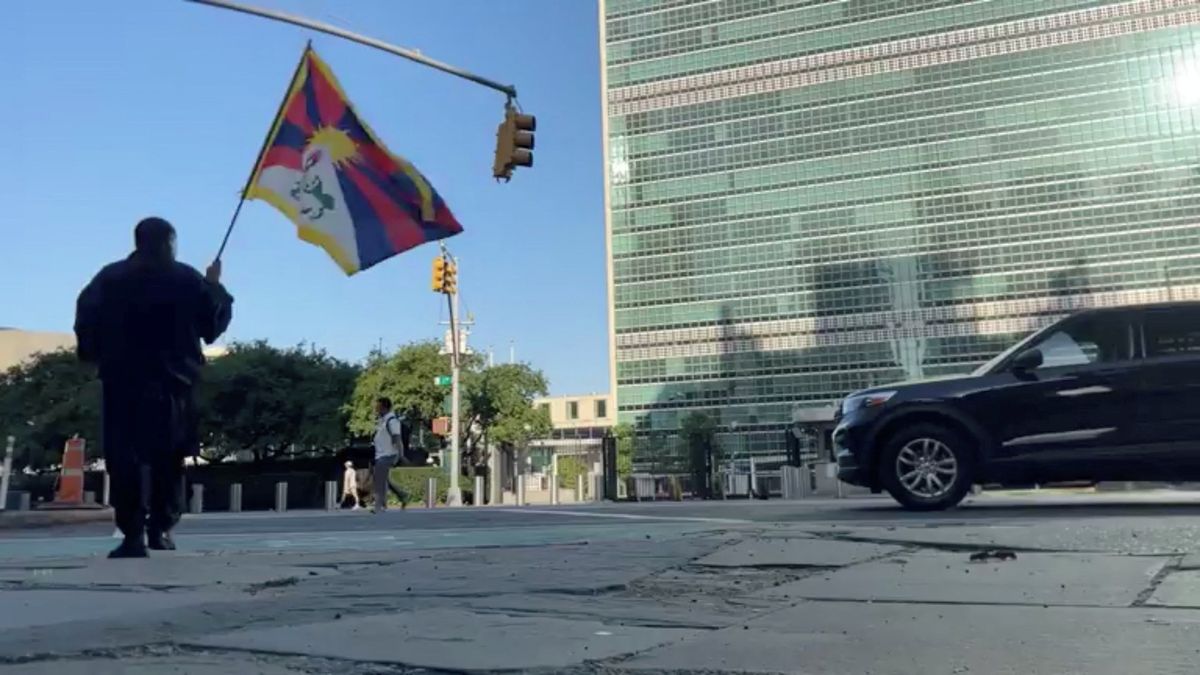 U sídla OSN v New Yorku se upálil Tibeťan