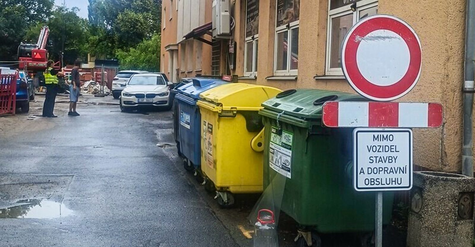 Mladíka, který si v Plzni přišel pro odtažené BMW, rovnou zatkli