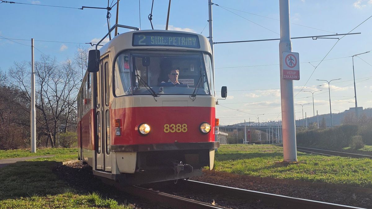 Dopravní peripetie v Praze. Vršovice a Národní třída budou bez tramvají, centrum bez metra C