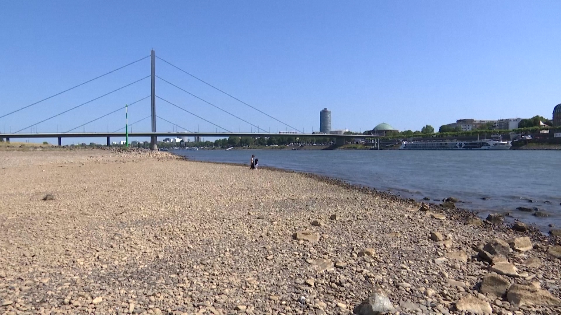 Vysychající Rýn způsobil v Německu dopravní krizi