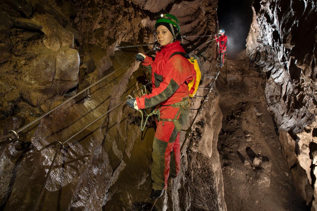 Adrenalinová výprava až na dno Sloupsko-šošůvských jeskyní je do konce prázdnin se slevou