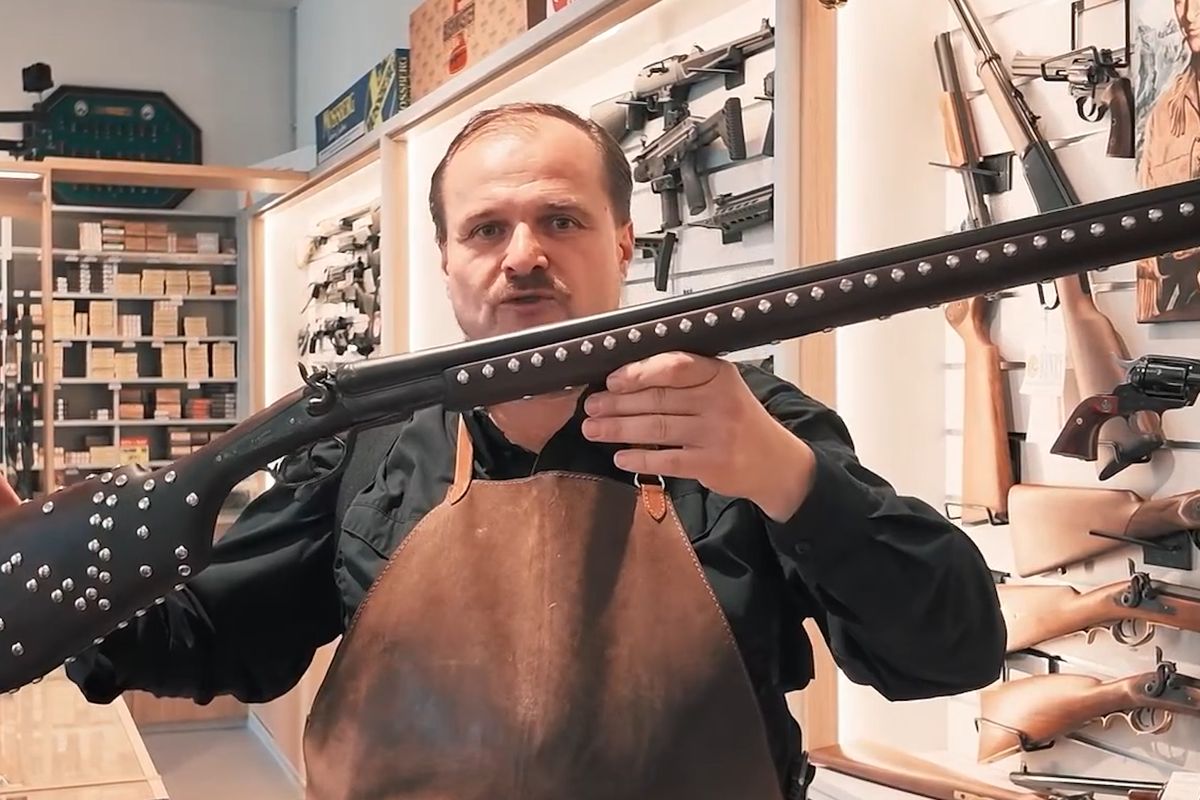 Zbrojaři z Brna vyrobili zatím nejpřesnější funkční kopii Vinnetouovy Stříbrné pušky