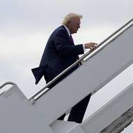 Sám Donald Trump letiště často využívá.