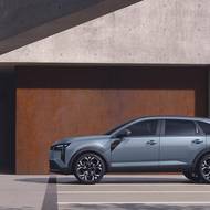 Dacia Striker míří s délkou 4,62 metru posílit zastoupení značky v C-segmentu.