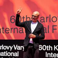 Americký herec Jeffrey Wright uvedl 10. července 2026 na 60. ročníku Mezinárodního filmového festivalu v Karlových Varech film Basquiat.