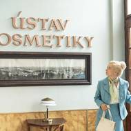 Ústav lékařské kosmetiky sídlil v pražském paláci Adria.