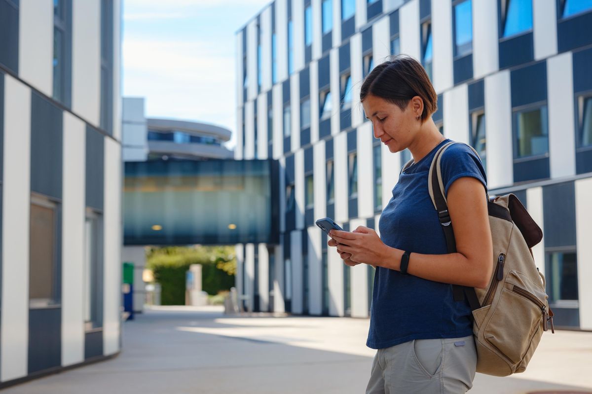Koukáním do mobilu trávíme stále více času. Někdy stačí vypnout notifikace