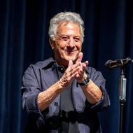 Splněný sen zesnulého prezidenta festivalu Jiřího Bartošky. Do Karlových Varů dorazil Dustin Hoffman.