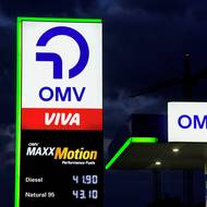 Řetězec OMV předvedl jen malý cenový skok. O 80 haléřů u nafty a 40 u benzinu.