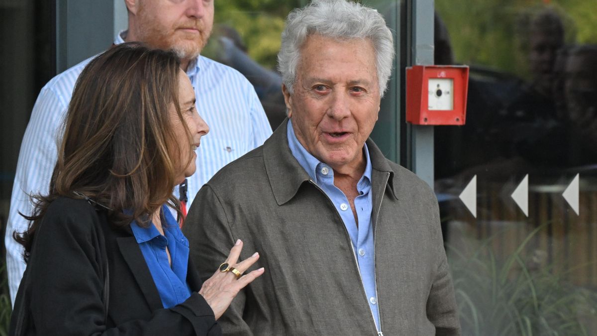 Dustin Hoffman přiletěl do Karlových Varů