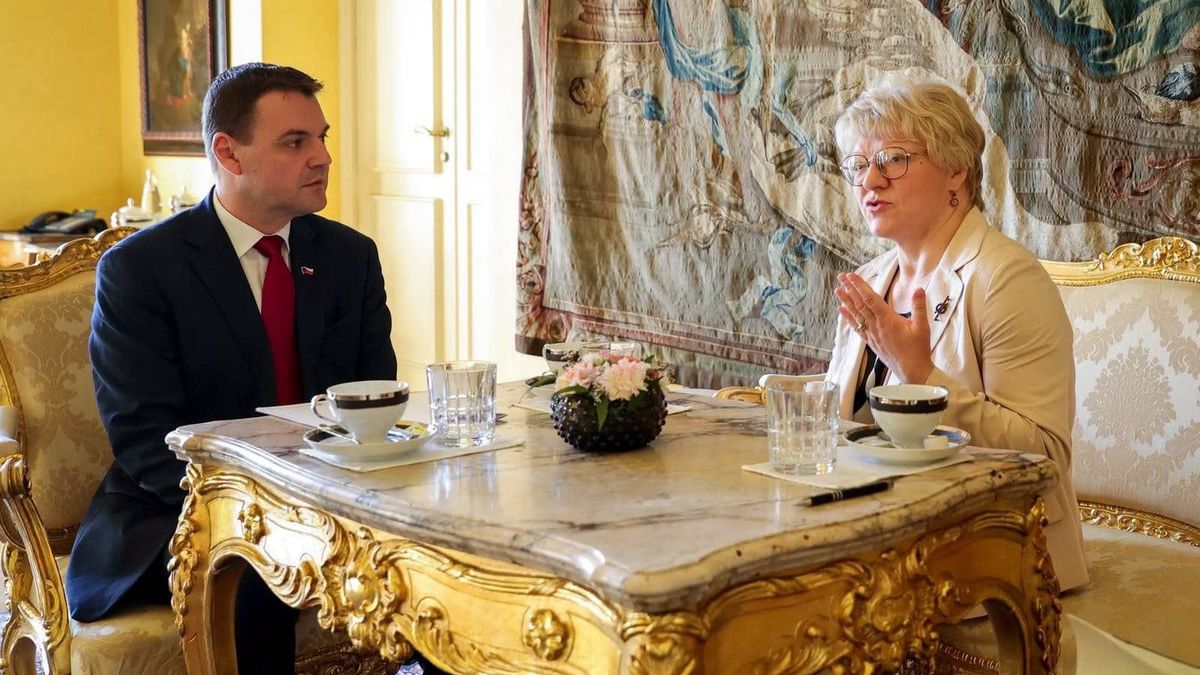Macinka se sešel s novou ruskou velvyslankyní. Vyzval k míru na Ukrajině