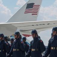 Turecké přivítání Air Force One a jeho osazenstva