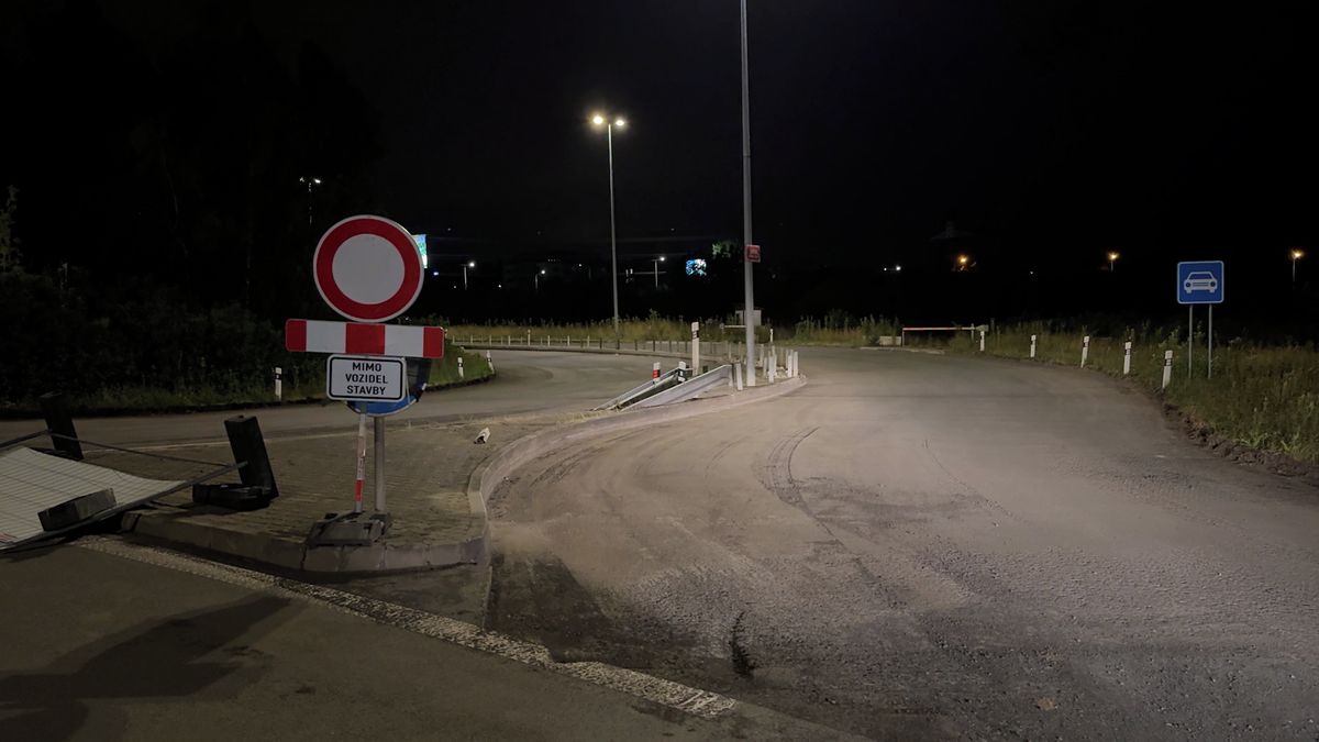 Nonstop práce na Kbelské v Praze připomínají staveniště duchů. Podle TSK se pracuje v podzemí