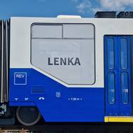 Vlakotramvaj dostala jméno Lenka.