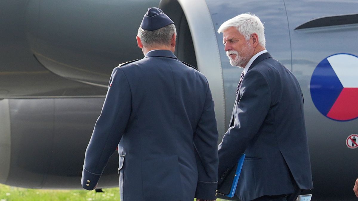Pavel na summitu NATO uvidí vládě pod prsty. To ji omezí v kreativitě před voliči, míní experti