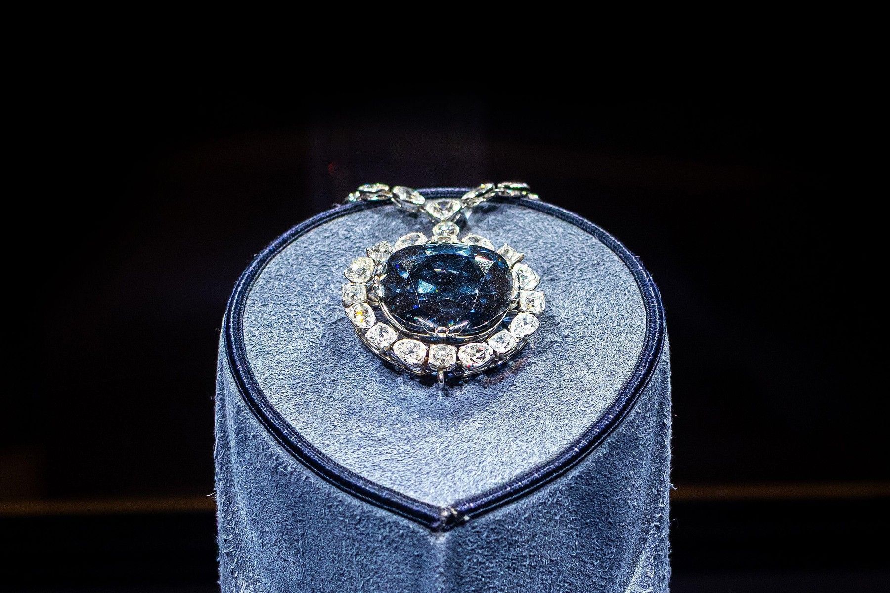 Hope Diamond, jeden z nejslavnějších šperků světa 
