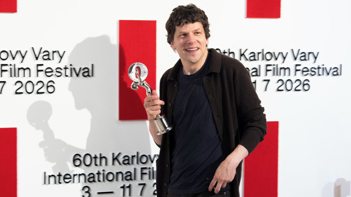 OBRAZEM: Jesse Eisenberg převzal cenu prezidenta a těší se, že bude Evropanem