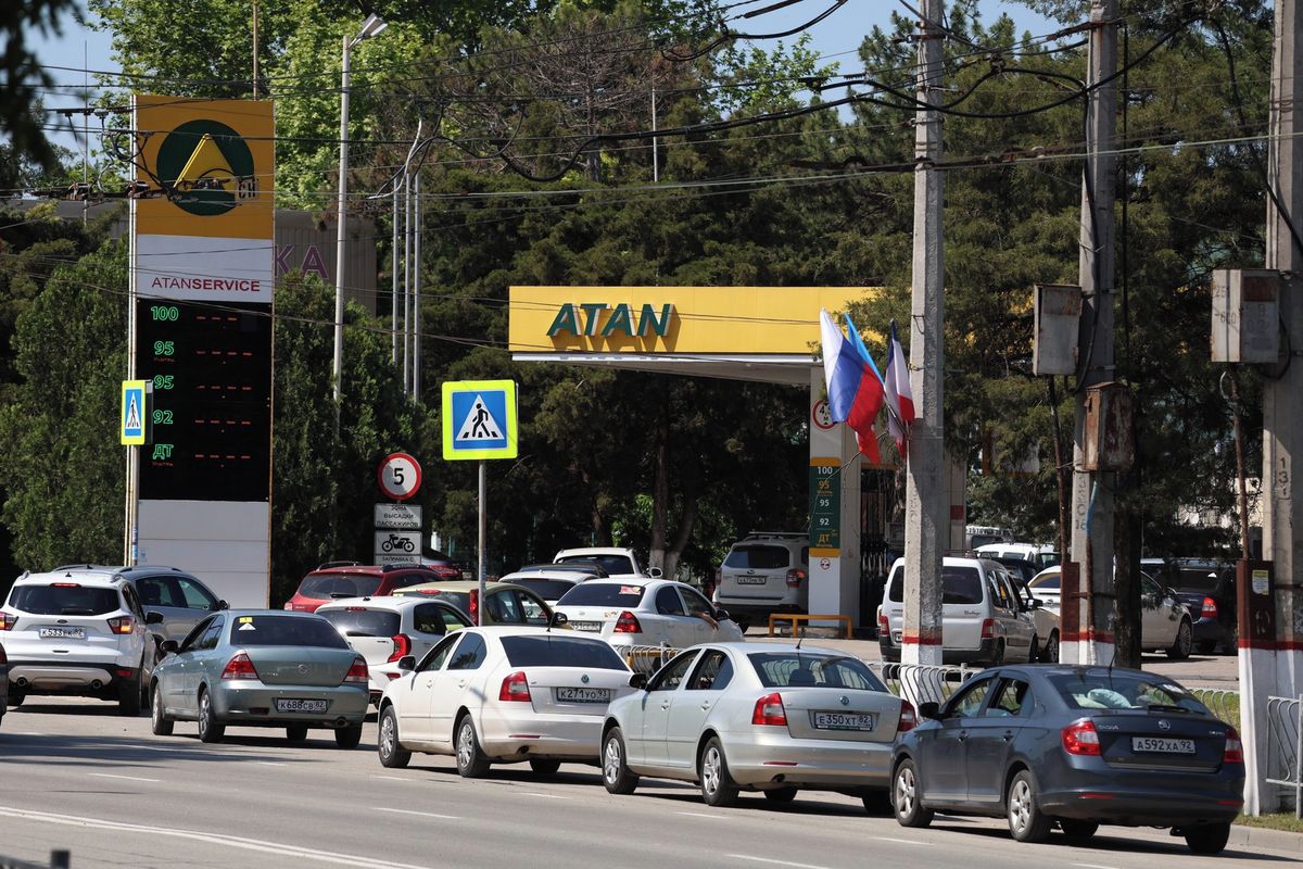 Produkce benzinu v Rusku pokrývá jen 65 procent poptávky