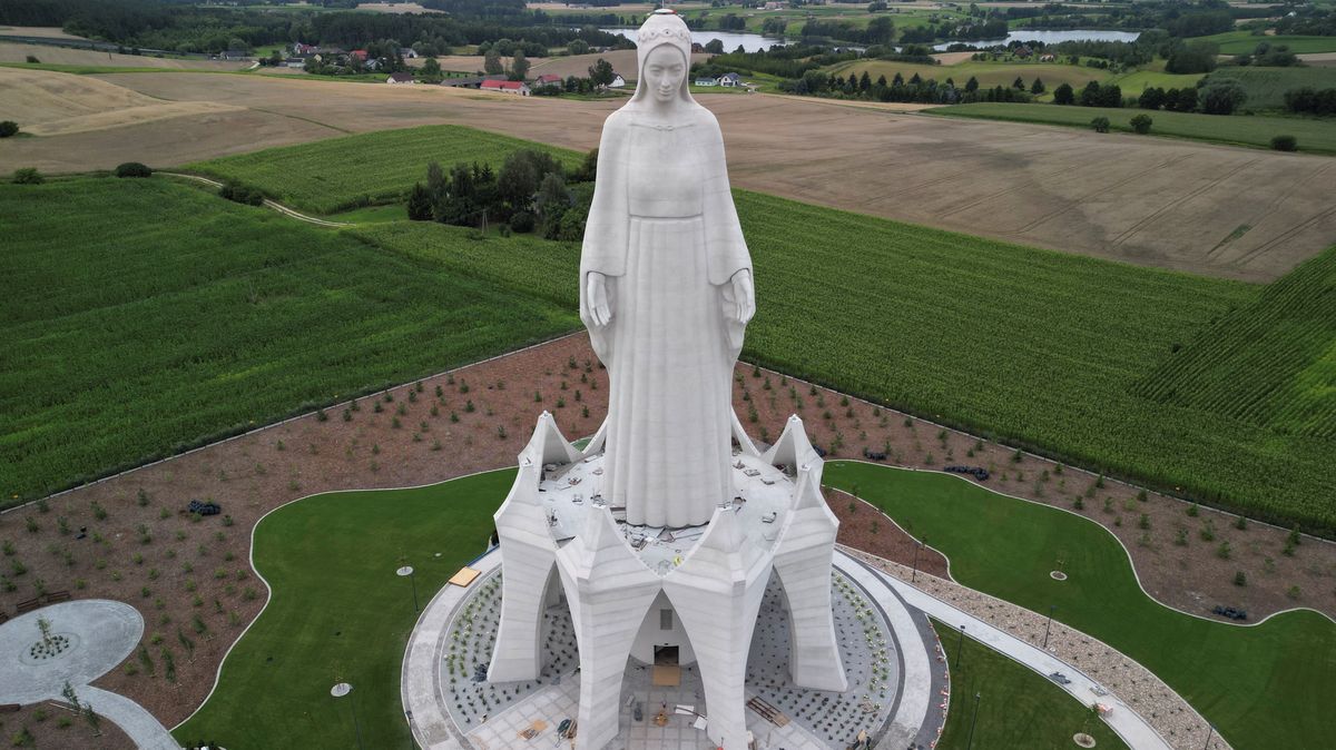 V Polsku slavnostně odhalí nejvyšší sochu Panny Marie na kontinentu