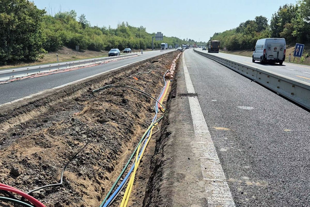 Data z dálnice se budou posílat rychleji dispečerům i do palubních počítačů aut
