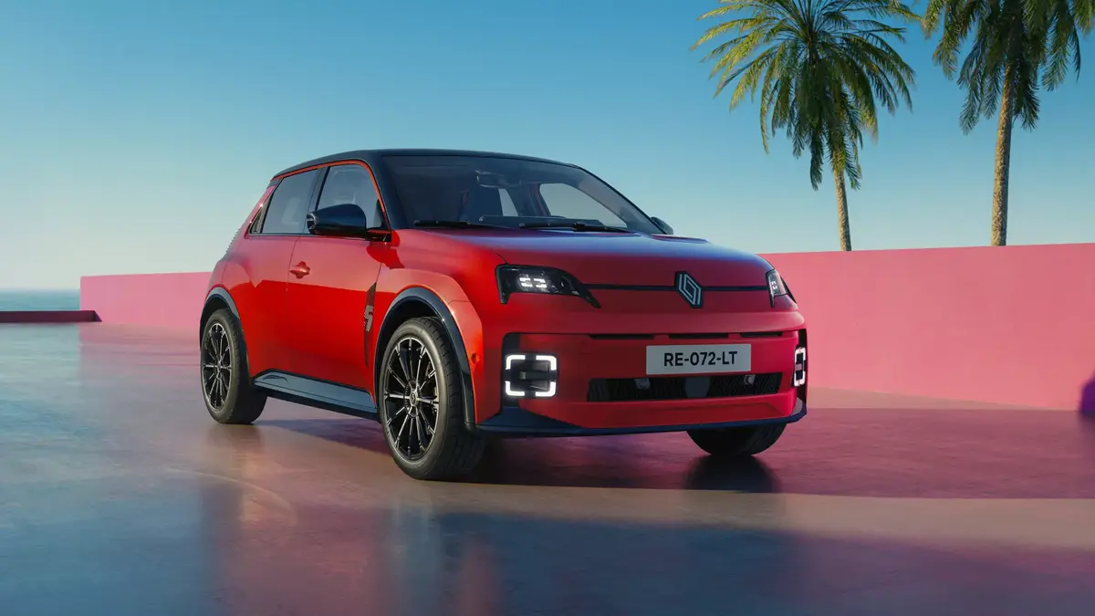 Renault 5 prošel vylepšením, nabídne delší dojezd i více stylu