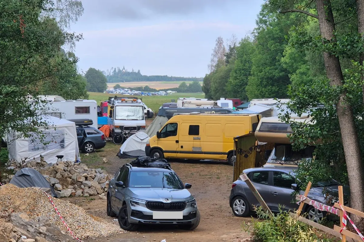 Prodloužená technoparty na Třebíčsku: S hlukem moc problémy nebyly, s drogami ano